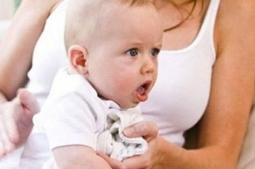 Trẻ bị ho cha mẹ phải làm gì?