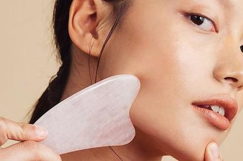 Trẻ lại 5 tuổi nhờ thói quen massage hệ bạch huyết 10 phút mỗi tối