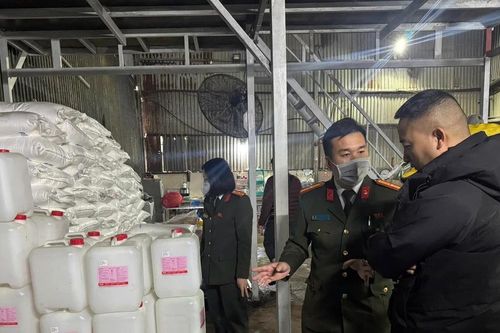 Phát hiện cơ sở cất giấu gần 60 tấn lòng lợn không rõ nguồn gốc