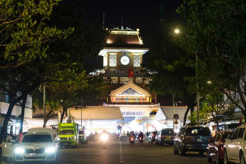 Phố đêm Chợ Lớn đìu hiu
