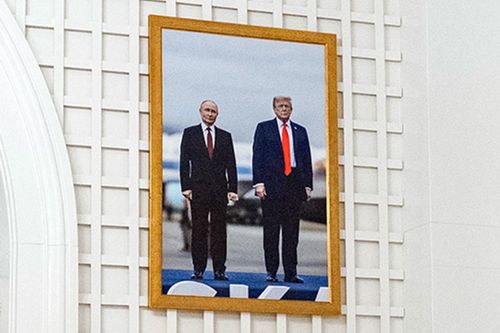 Nga lên tiếng về việc Nhà Trắng treo ảnh có Tổng thống Putin