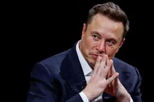 Elon Musk đặt cược vào AI ngoài vũ trụ
