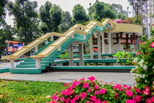 'Áo mới' của Hồ Con Rùa