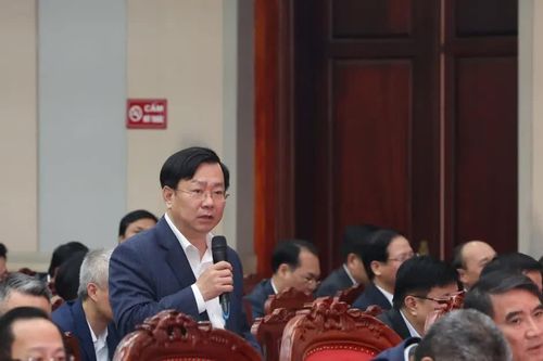 Đổi mới quản trị đầu tư công, bảo đảm an sinh và thị trường Tết
