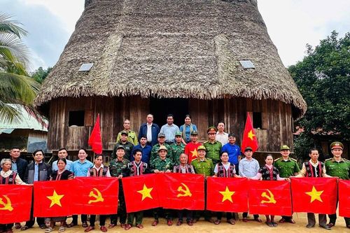Tết đầu tiên có điện ở Aur
