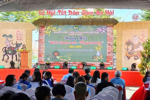 Ấm áp Ngày hội 'Bánh chưng xanh - Tết yêu thương' bên bờ sông Hàn