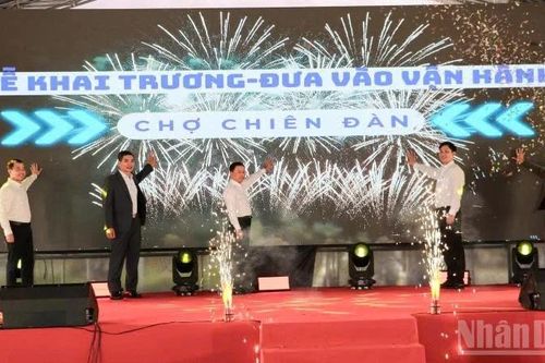 Hoàn thiện hạ tầng thương mại, dịch vụ mở rộng và kết nối không gian phát triển của xã Chiên Đàn