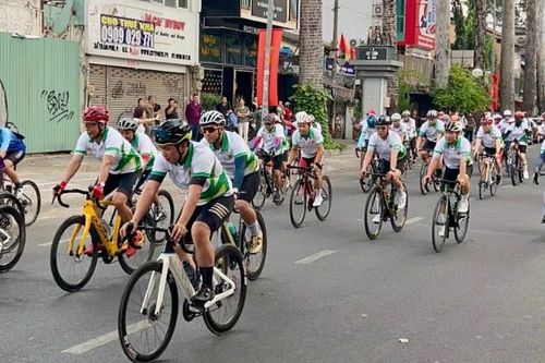 Công an Thành phố Hồ Chí Minh ra mắt Câu lạc bộ Xe đạp chuyên nghiệp