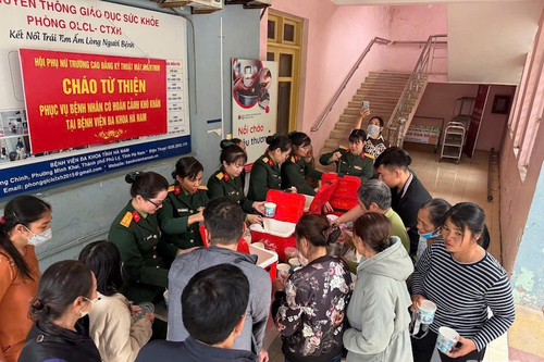 Hội Phụ nữ Trường Cao đẳng Kỹ thuật Mật mã: Lan tỏa yêu thương từ nồi cháo nghĩa tình