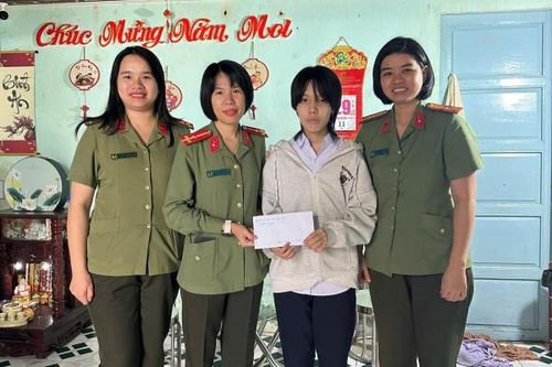 Lan tỏa yêu thương từ chương trình 'Mẹ đỡ đầu'