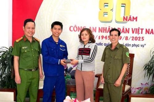 Nhanh chóng tìm người trả lại tài sản