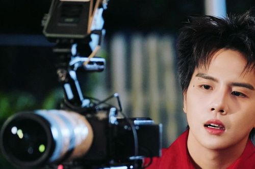 Góp thêm 'món ăn tinh thần' dịp Tết Bính Ngọ, Duy Khánh 'thay lời muốn nói' cho người trẻ đón Xuân xa nhà