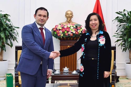 Thứ trưởng Ngoại giao Lê Thị Thu Hằng tiếp Tổng giám đốc Zarubezhneft Việt Nam