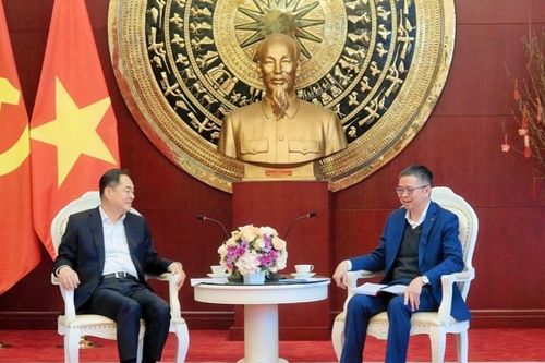 Đại sứ Phạm Thanh Bình hội kiến Hội trưởng Hội Hữu nghị đối ngoại nhân dân Trung Quốc Dương Vạn Minh