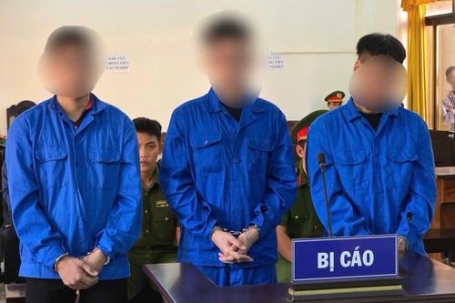Nhóm bị cáo lĩnh hơn 40 năm tù với hàng loạt tội danh