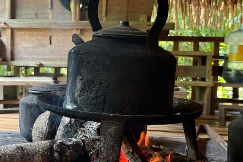 Cái Tết thiếu thốn, cả nhà đi vay mượn tới đêm giao thừa