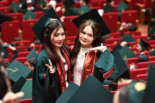 Một trường lì xì, hỗ trợ sinh viên ở lại ký túc xá dịp Tết 500 nghìn đồng