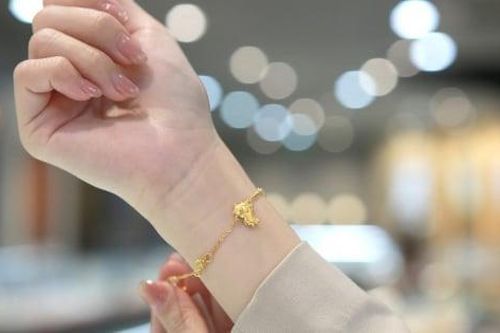 Mua vàng dịp Tết: Cầu may, trao lộc