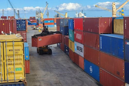 Hàng hóa Trung Quốc tràn vào châu Phi, thâm hụt thương mại tăng kỷ lục 102 tỷ USD
