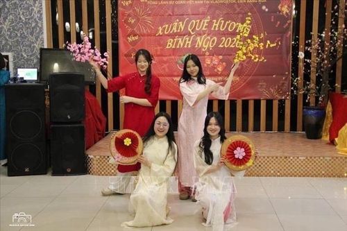 Cộng đồng người Việt tại vùng Viễn Đông (Nga) hướng về quê hương, đất nước