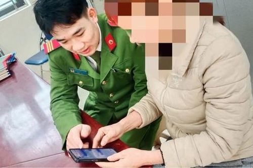 'Con gái' báo chuyển khoản thành công 140 triệu đồng, mẹ lập tức báo công an