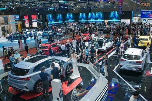 Người Thái tăng tốc mua xe điện