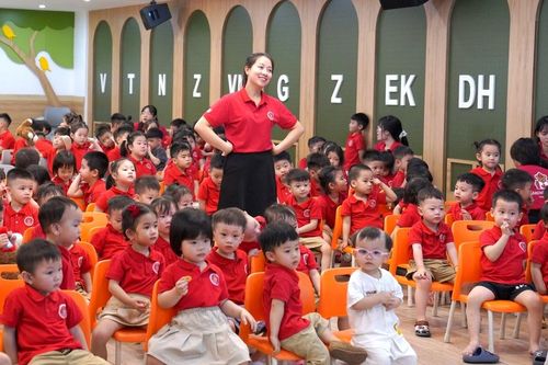 Băn khoăn với quy định hiệu trưởng trường mầm non phải trực tiếp đứng lớp