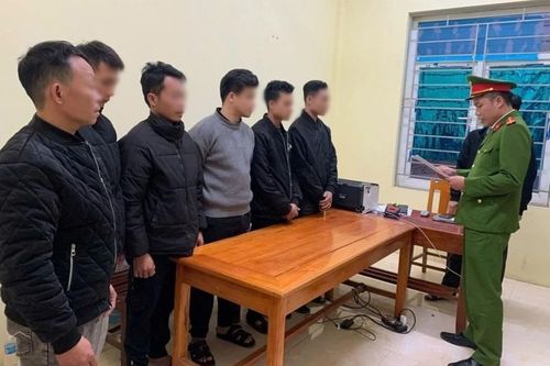 Khởi tố, bắt giam 8 đối tượng về hành vi 'Gây rối trật tự công cộng'