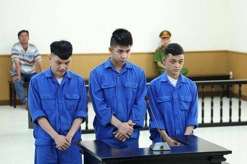 Nhóm thanh niên lãnh 25 năm tù về tội giết người và gây rối trật tự công cộng