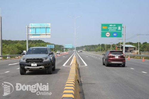 Hệ thống hạ tầng kết nối trọng điểm 'khơi thông' tăng trưởng