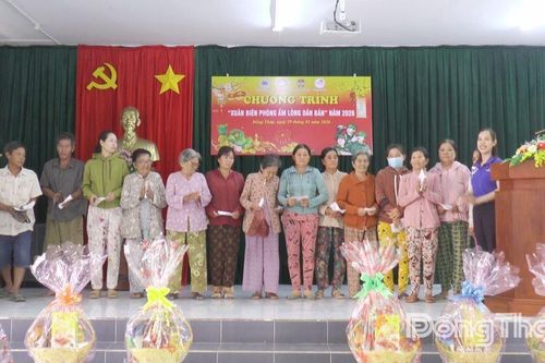 Đồn Biên phòng Phú Tân tổ chức chương trình 'Xuân Biên phòng ấm lòng dân bản' năm 2026