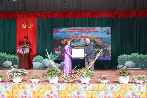 Ngày hội văn hóa dân tộc Mông