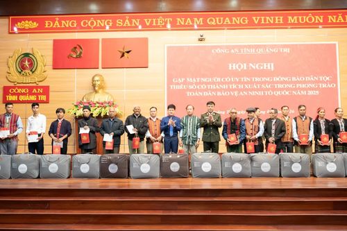 Gặp mặt người có uy tín trong đồng bào dân tộc thiểu số tiêu biểu năm 2025