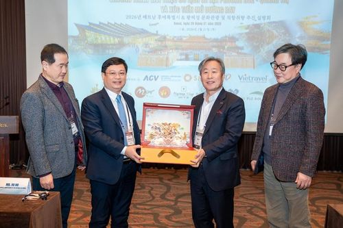 Giới thiệu du lịch và xúc tiến mở đường bay Hàn Quốc - Huế