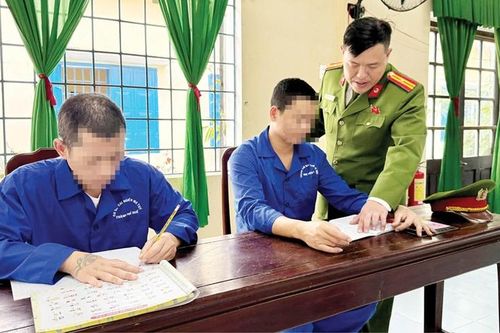 Học nghề, học chữ để trở về cộng đồng