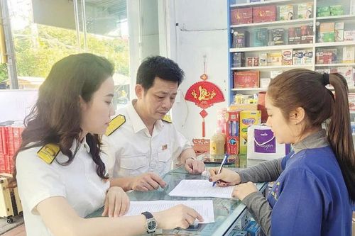 Miễn lệ phí môn bài - chính sách 'khoan thư sức dân'