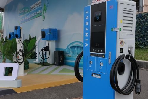 Bộ Công Thương thông tin về cung ứng điện phục vụ cho trạm sạc