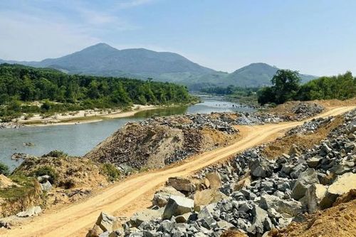 Sử dụng khi đất chưa được bàn giao, chủ đầu tư dự án thủy điện bị phạt 700 triệu đồng