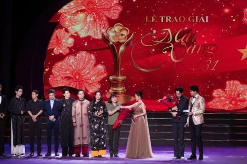 'Chiến sĩ quả cảm' được vinh danh 'Chương trình truyền hình - nền tảng số được yêu thích nhất'