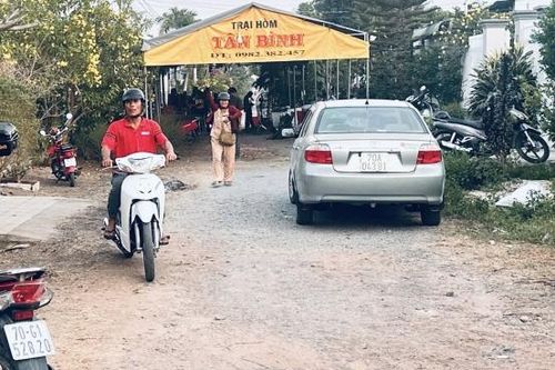 Phát hiện 2 người tử vong trong phòng ngủ với nhiều vết thương trên người