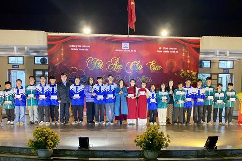 Lan tỏa yêu thương qua chương trình 'Tết ấm cho em'