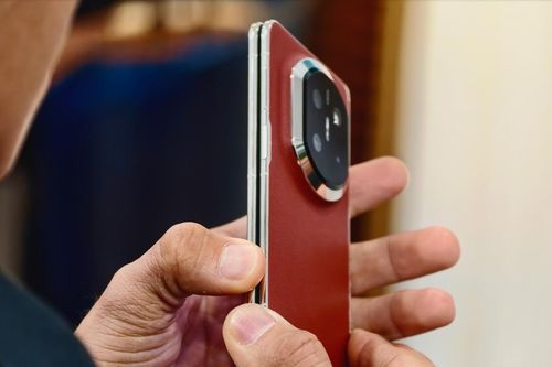 Điện thoại Huawei Mate X7: Khi công nghệ gập đạt độ 'chín'