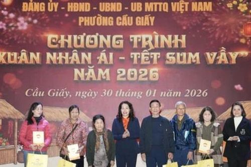 Ấm áp 'Xuân nhân ái - Tết sum vầy' tại phường Cầu Giấy