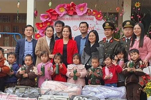 Mang giấc ngủ ấm đến trẻ em vùng cao