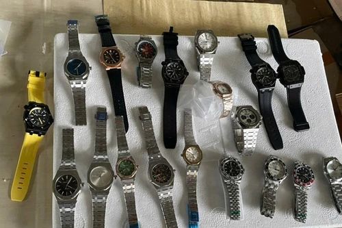 Thu giữ 874 chiếc đồng hồ nghi giả các nhãn hiệu nổi tiếng
