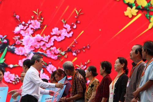 Tết 'Đoàn kết - trọn vẹn - nghĩa tình'