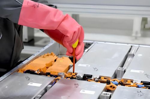 Pin xe điện không còn 'già' nhanh như tưởng tượng