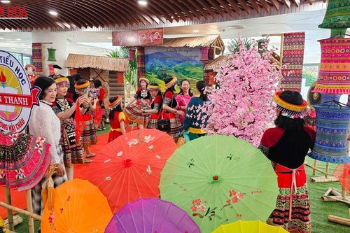 Rộn ràng sắc Xuân tại Lễ hội Tết Việt - Bính Ngọ 2026 ở Đà Nẵng