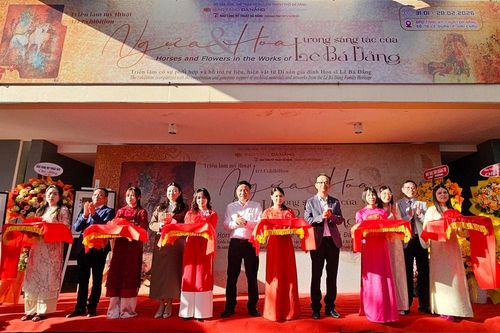 Khai mạc Triển lãm 'Ngựa và hoa trong sáng tác của Lê Bá Đảng' tại Đà Nẵng