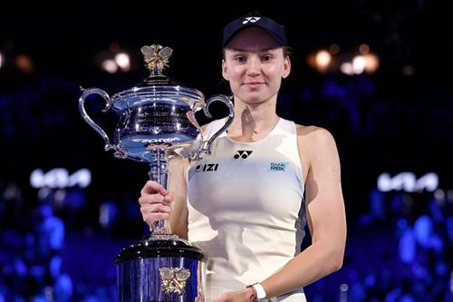 Rybakina soán ngôi Sabalenka, lần đầu vô địch Australian Open